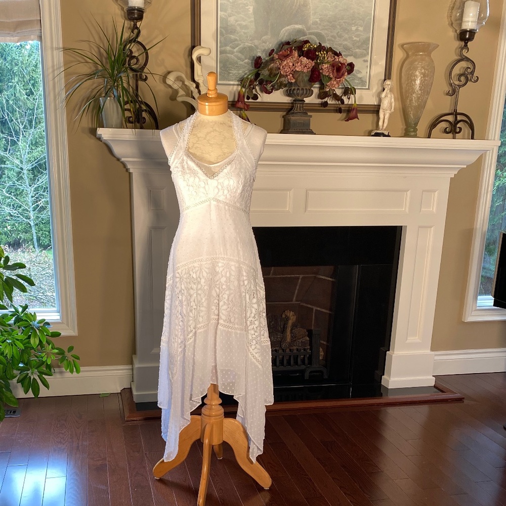 NWOT -  TAYLOR Halter Handkerchief Hem SheathDress